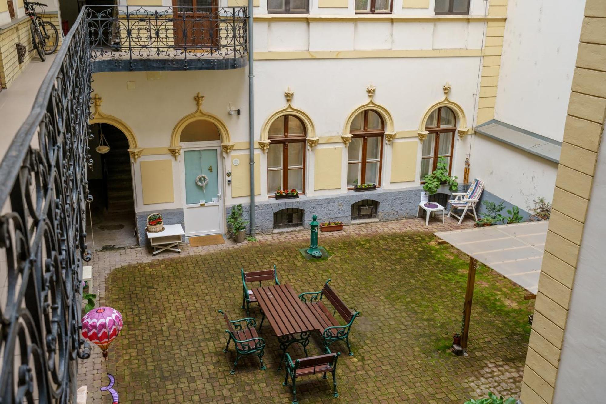 Barka Home In Downtown Buda Budapest Exterior foto